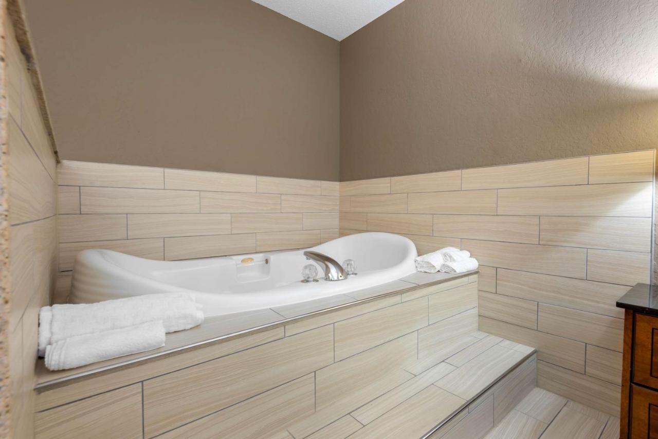 Best Western University Inn Ithaca Extérieur photo
