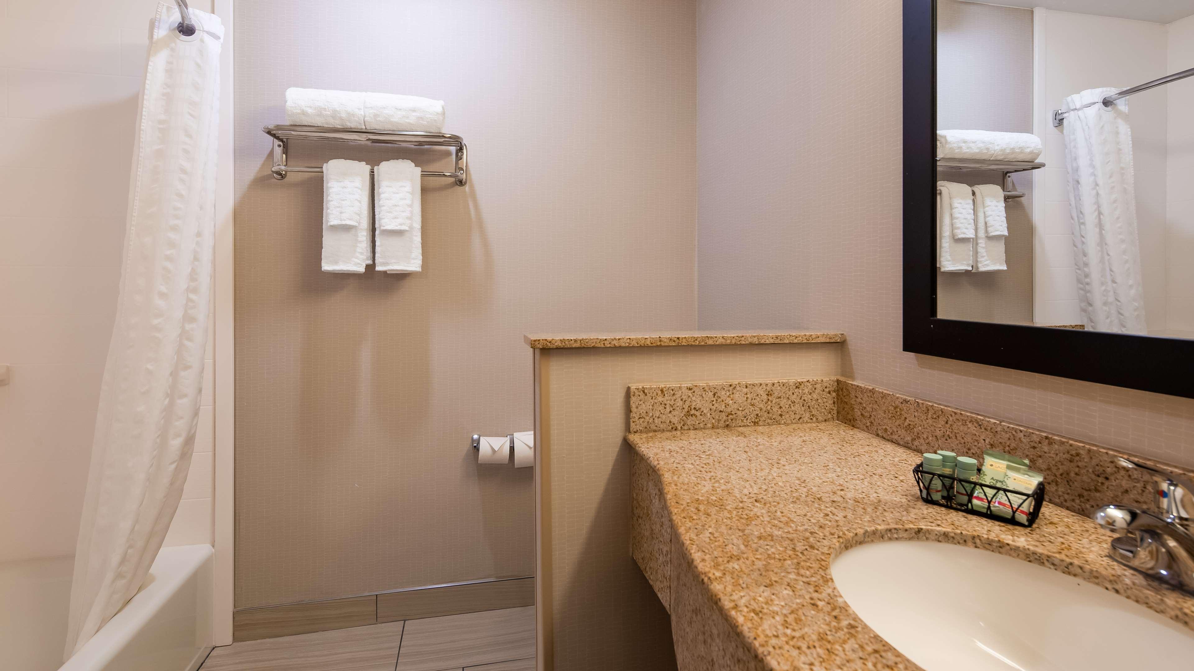Best Western University Inn Ithaca Extérieur photo