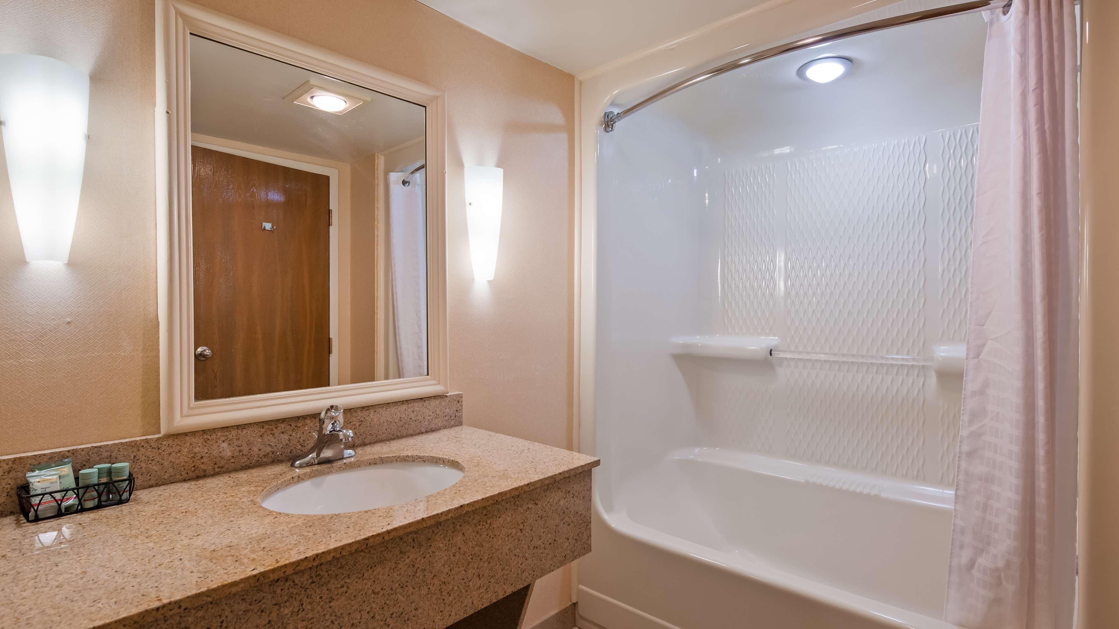 Best Western University Inn Ithaca Extérieur photo