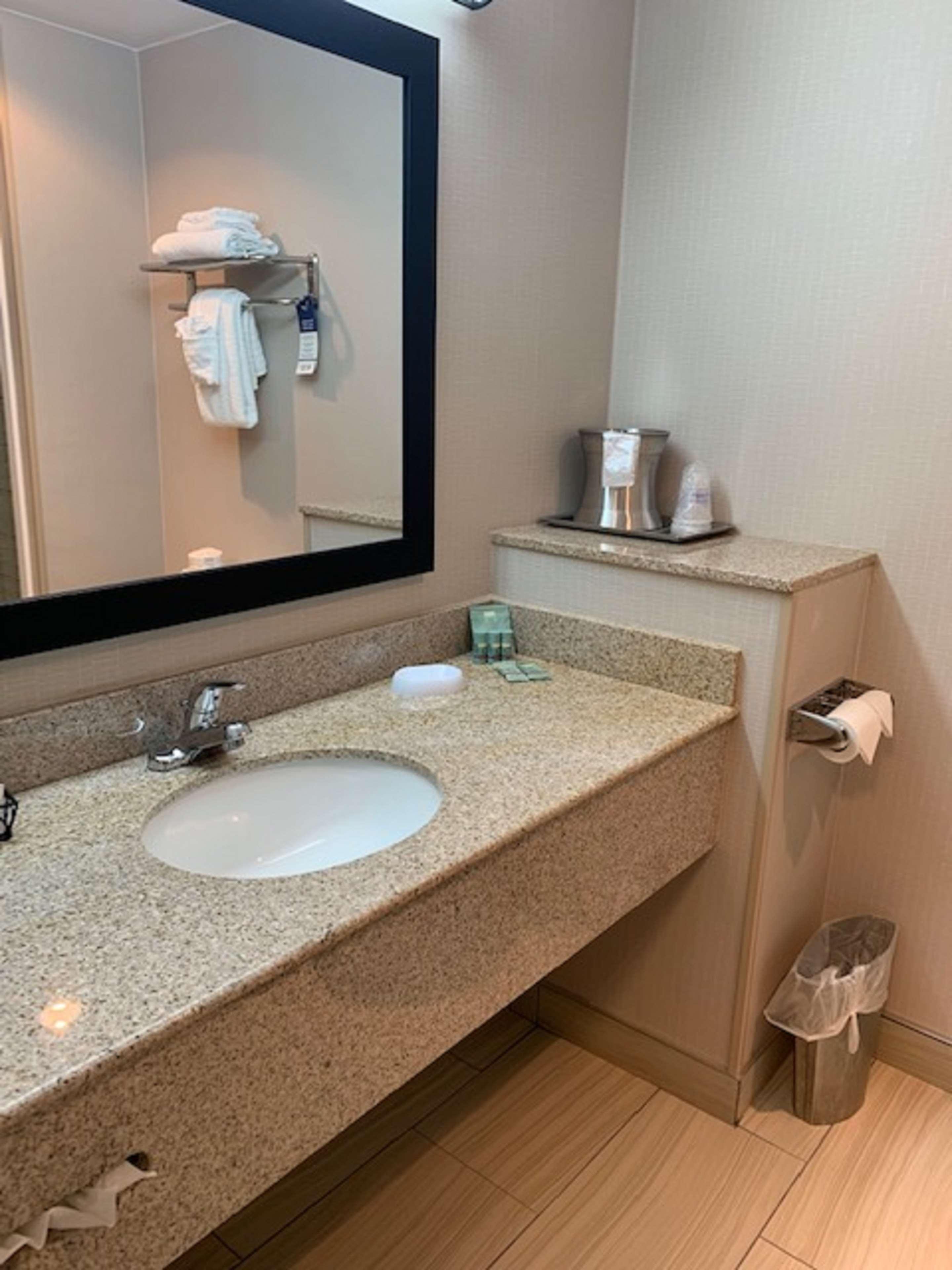 Best Western University Inn Ithaca Extérieur photo